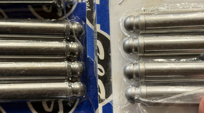 ミルウォーキーにも使えるプッシュロッドが専用になっていました